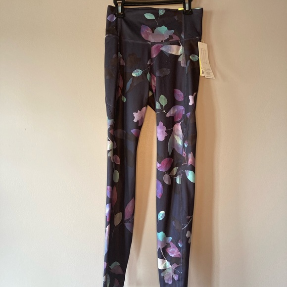 NWT All in Motion Floral XS Leggings Active Wear Gym Abstract Loungewear - Picture 6 of 9